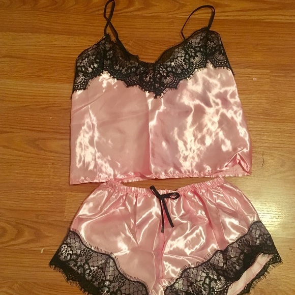 Satin silk pajama set - Picture 3 of 3